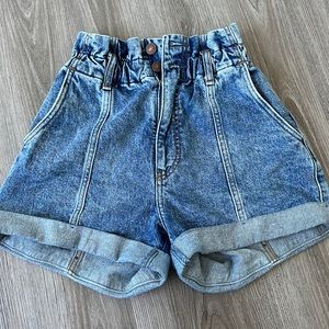 Abercrombie high rise mom Jean shorts